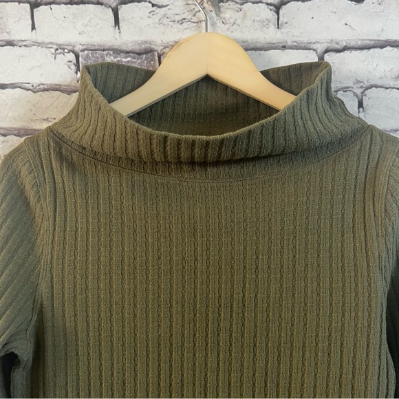 Free People Mixed-Up Cuff Sweater in Green Size Large - Picture 3 of 8